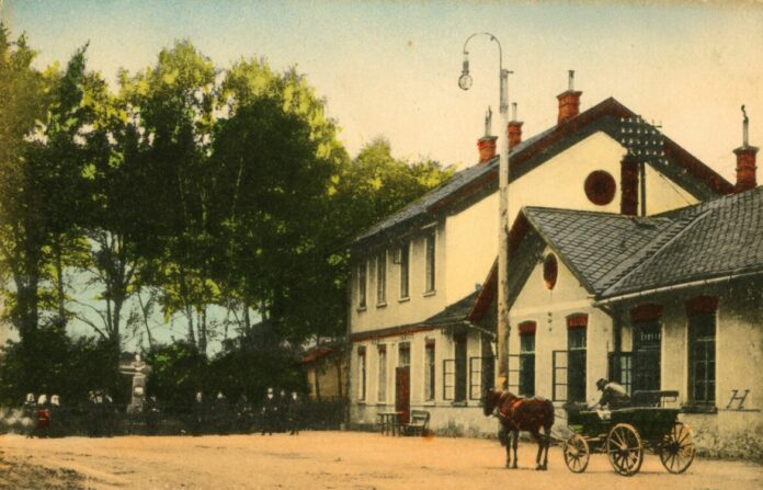 zeleznicna stanica v Cadci v medzivojnovom obdobi